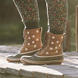 Thumbnail View 2 - Women's The Great. + Eddie Bauer The Embroidered Daisy Hunt Pac Boot