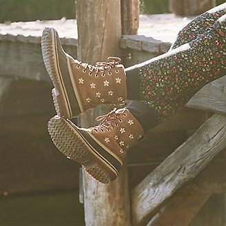 Thumbnail View 3 - Women's The Great. + Eddie Bauer The Embroidered Daisy Hunt Pac Boot